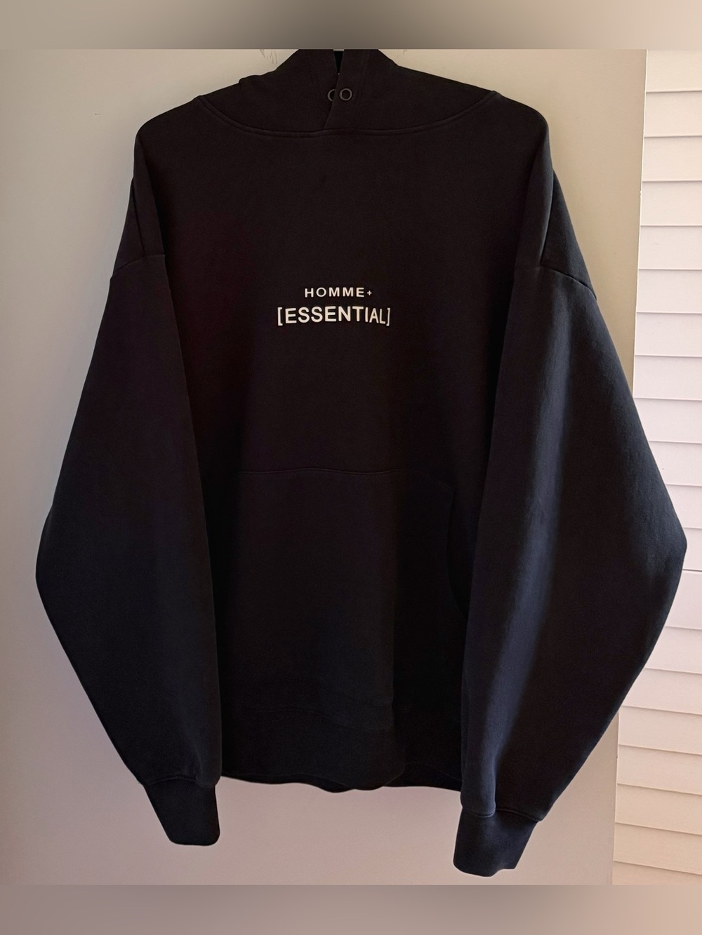 HOMME+ ESSENTIALS HOODIE BLACK - SIZE M